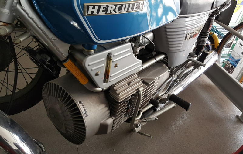 Illustration for article titled Let's Have A Close Look At The Hercules W-2000: The World's First Rotary MotorcycleÂ
